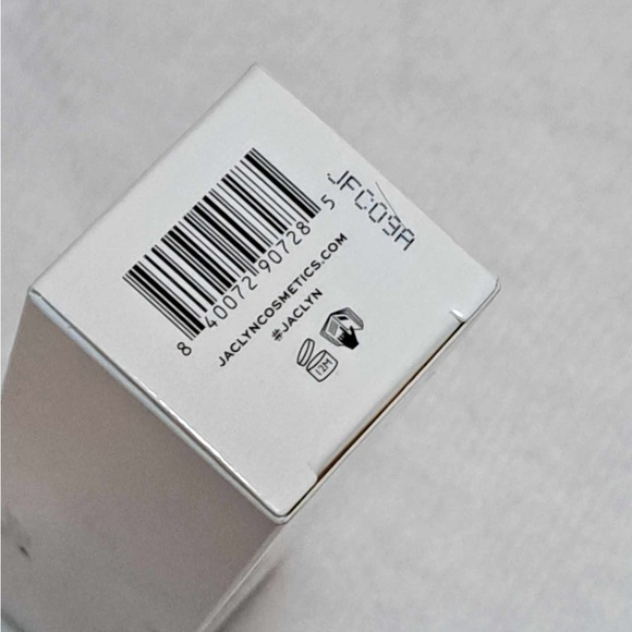 JACLYN COSMETICS Skin Perfecting Blurring Tint- Smooths RICH -1FL OZ - Picture 6 of 9